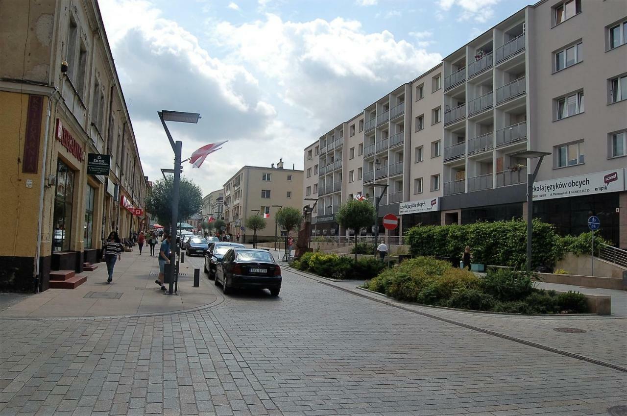 Family & Business Elegant Apartments Rynek Centrum Downtown - 2 Bedroom, Balcony, Parking Kielce Exterior foto